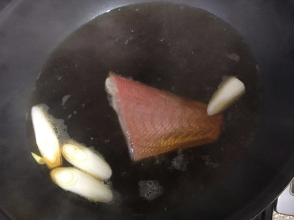 金目鯛の煮付け煮始め