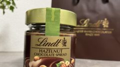 Lindt(リンツ）のヘーゼルナッツチョコレートペースト